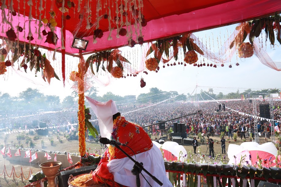 प्रेमवादको दमकमा दुःखहरण पूजा (फाेटाे फिचर)