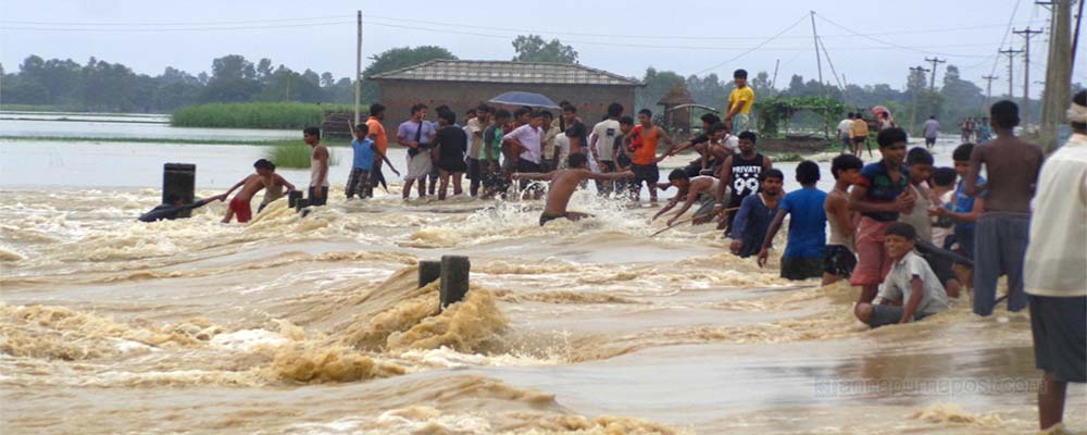 बाढीपीडित भोकभोकै, गोदाममै थन्कियो राहत 