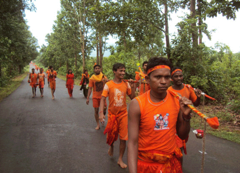 ५० हजार बोलबम यात्रीले सुन्दरीजलको पानी पशुपतीमा चढाए  